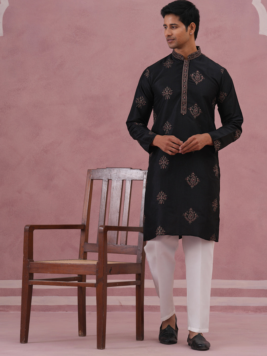 Silk Blend Black Kurta Pyjama Set For Men
