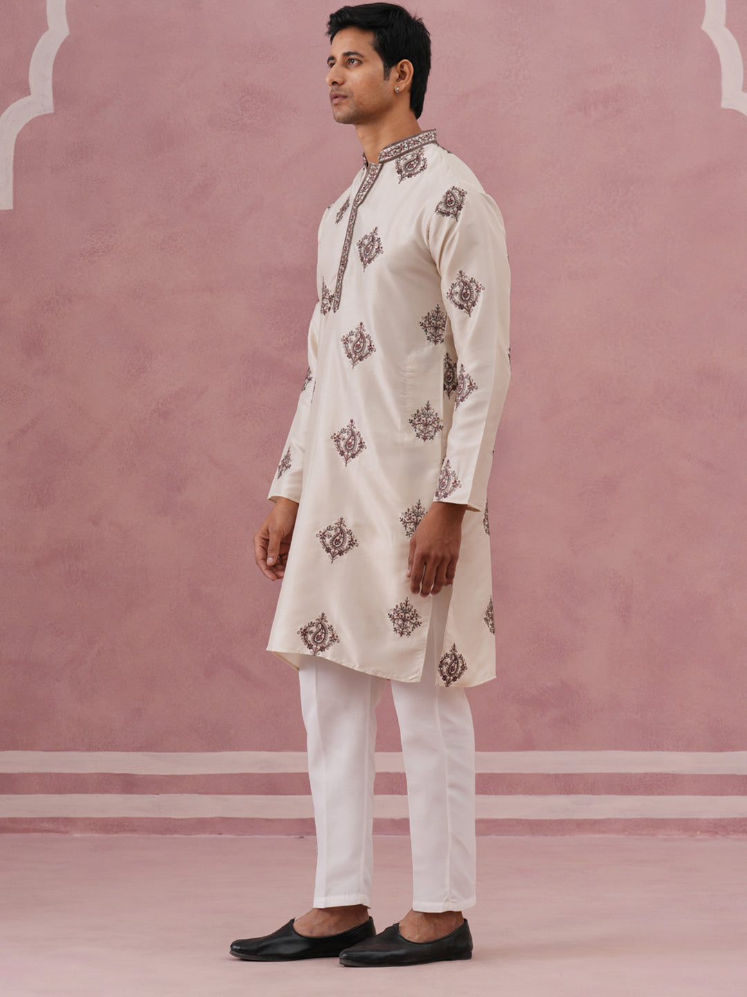 Silk Blend Black Kurta Pyjama Set For Men