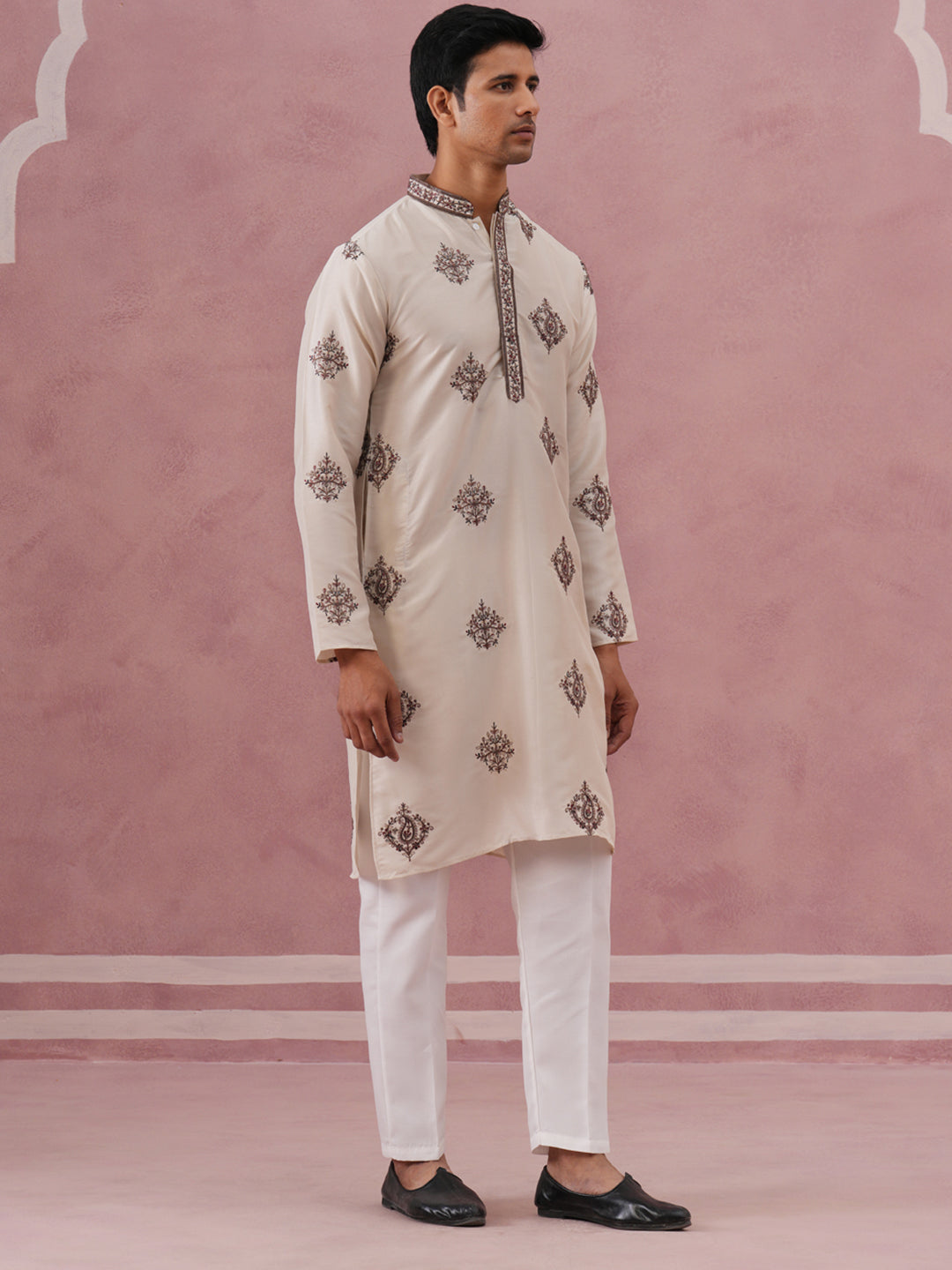 Silk Blend Black Kurta Pyjama Set For Men