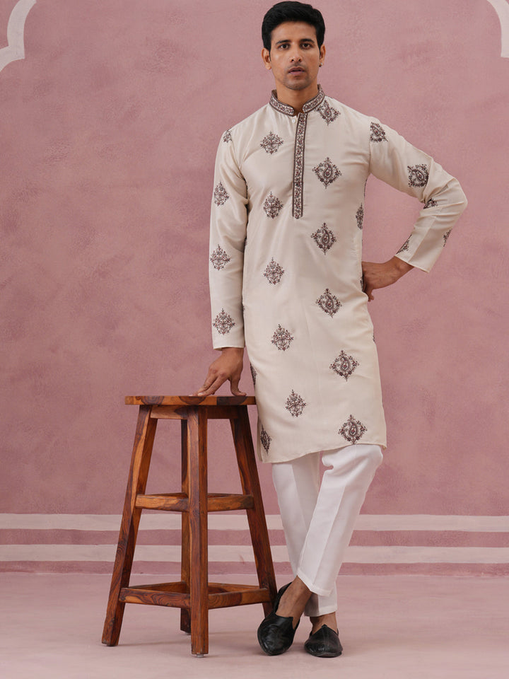 Silk Blend Black Kurta Pyjama Set For Men