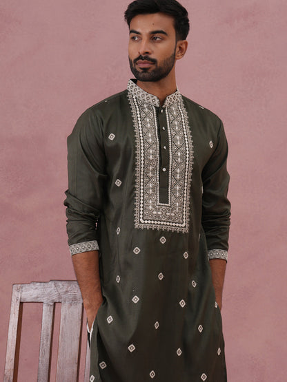 Men’S Ethnic Silk Blend Embroidered Kurta Set