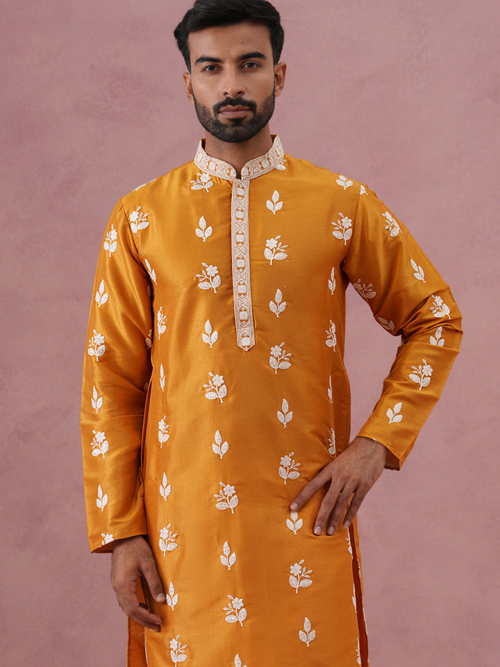Men’S Embroidered Silk Blend Kurta Pyjama