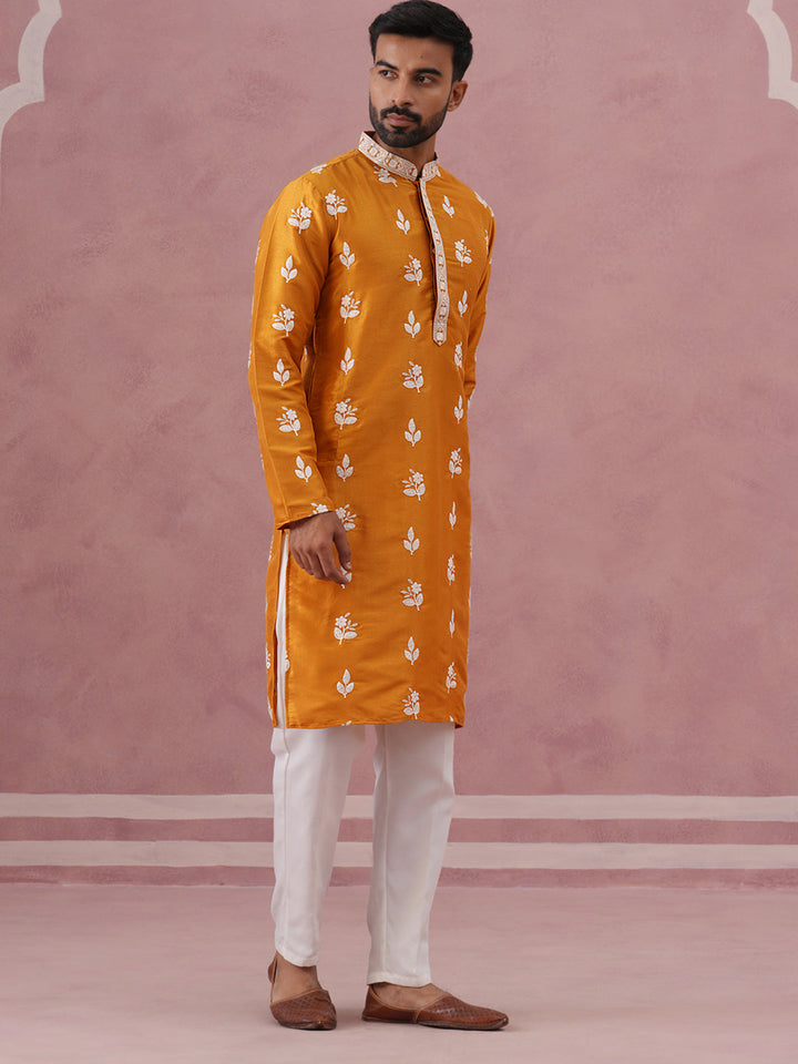 Men’S Embroidered Silk Blend Kurta Pyjama