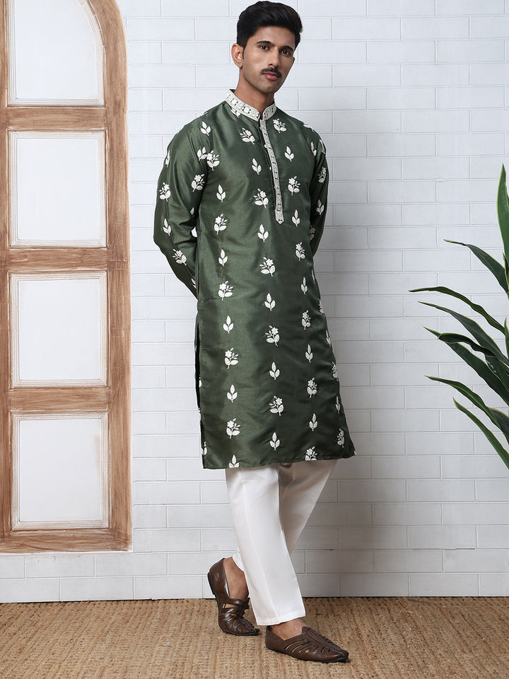 Men’S Embroidered Silk Blend Kurta Pyjama
