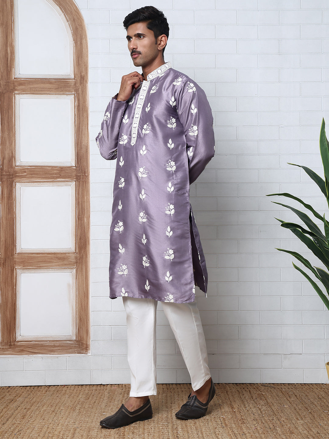 Men’S Embroidered Silk Blend Kurta Pyjama