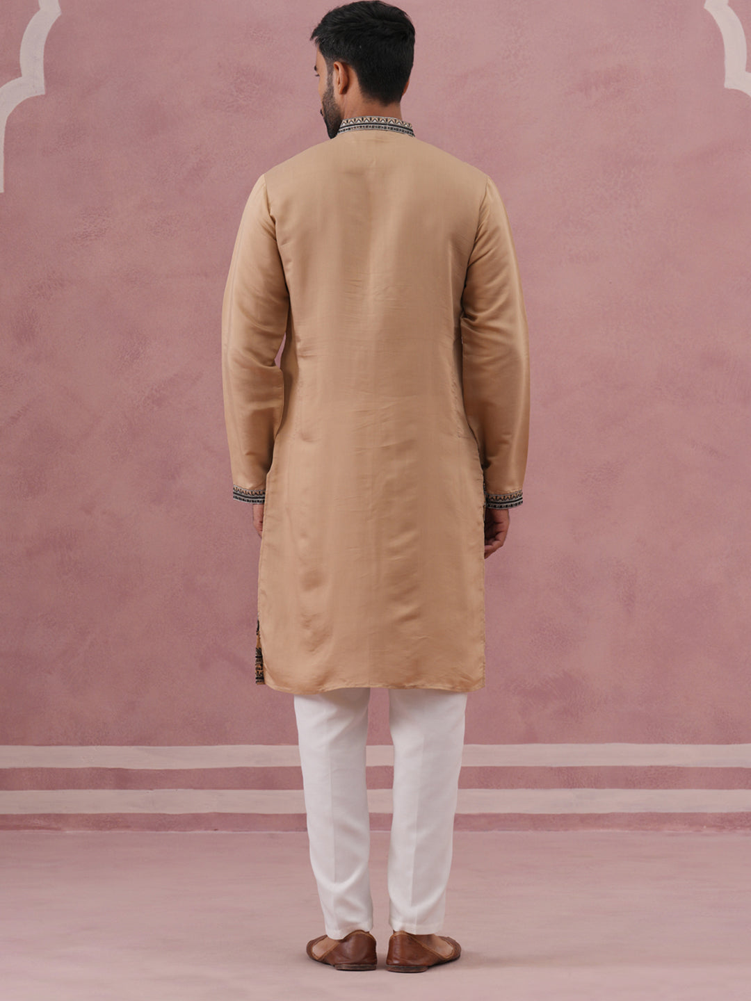 Men’S Silk Blend Embroidered Kurta Pyjama Set
