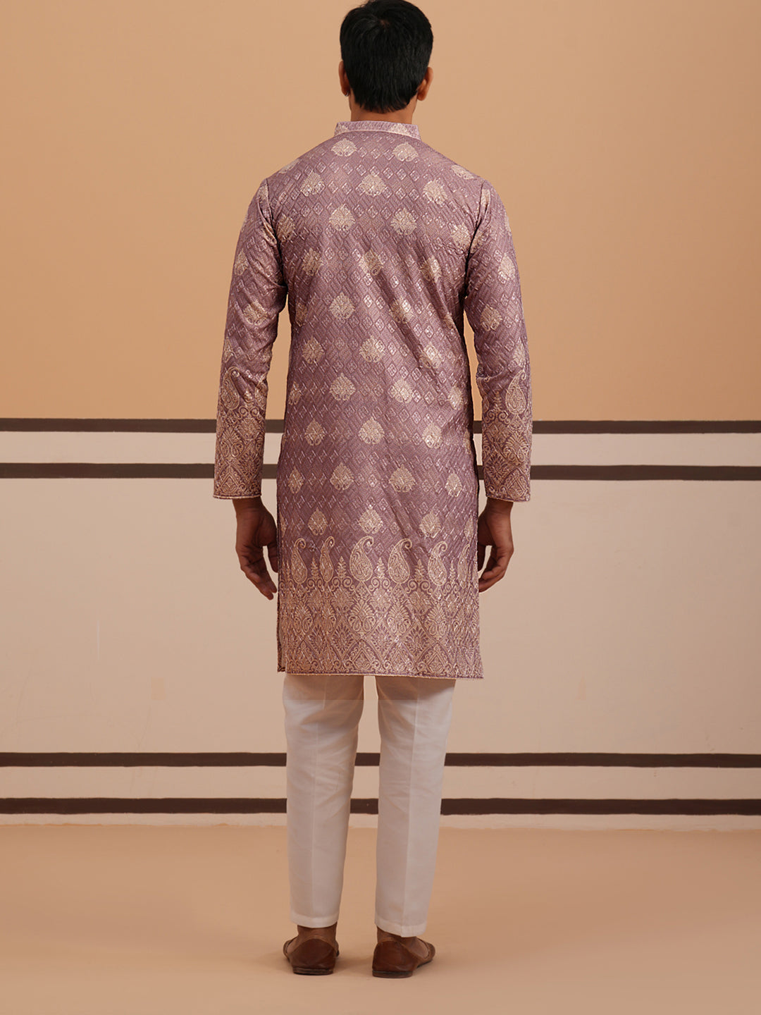 Embroidered Cotton-Blend Kurta Pyjama With Paisley Design