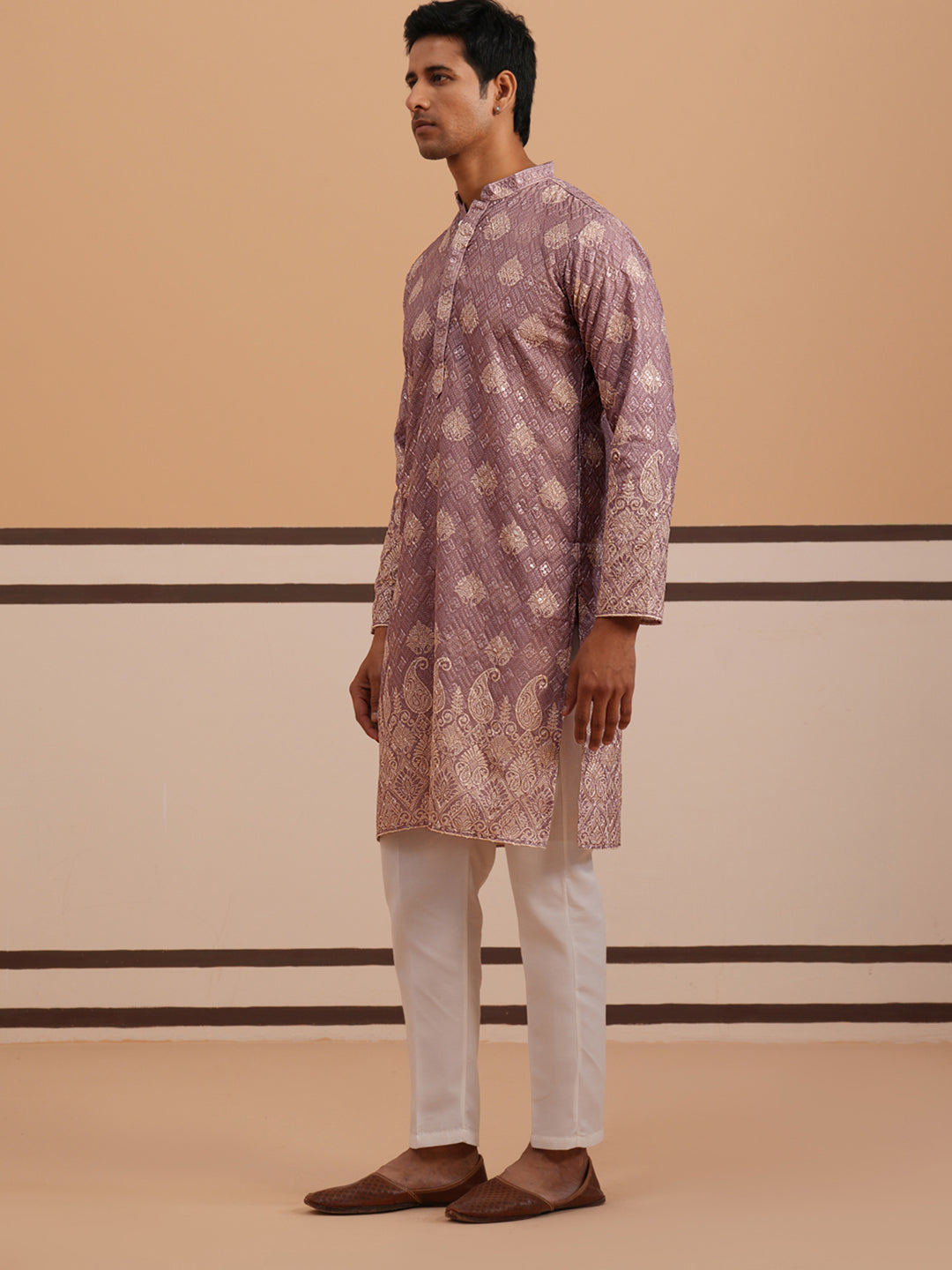 Embroidered Cotton-Blend Kurta Pyjama With Paisley Design