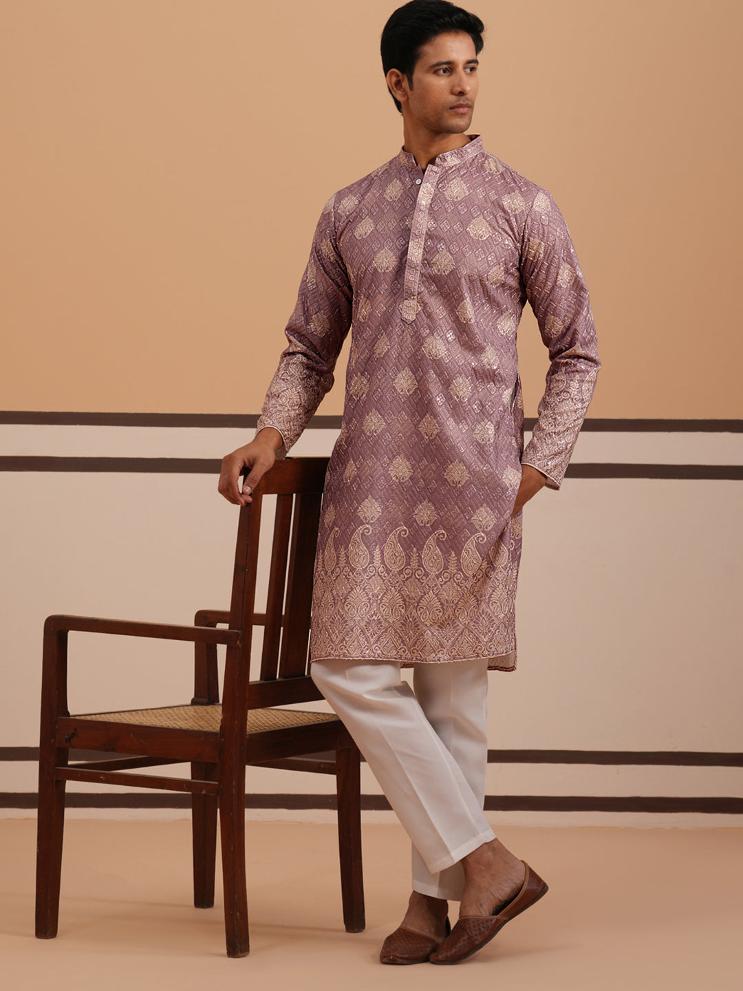 Embroidered Cotton-Blend Kurta Pyjama With Paisley Design