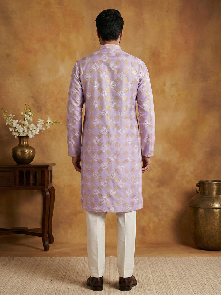 Men Cotton Blend Kurta Pyjama With Foil Print