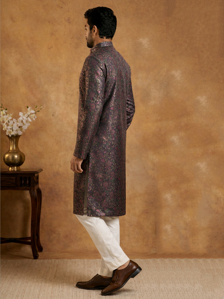 Men Cotton Blend Kurta Pyjama With Foil Print