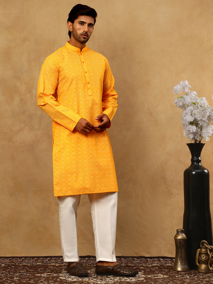 Traditional Printed Kurta Pyjama Set For Men