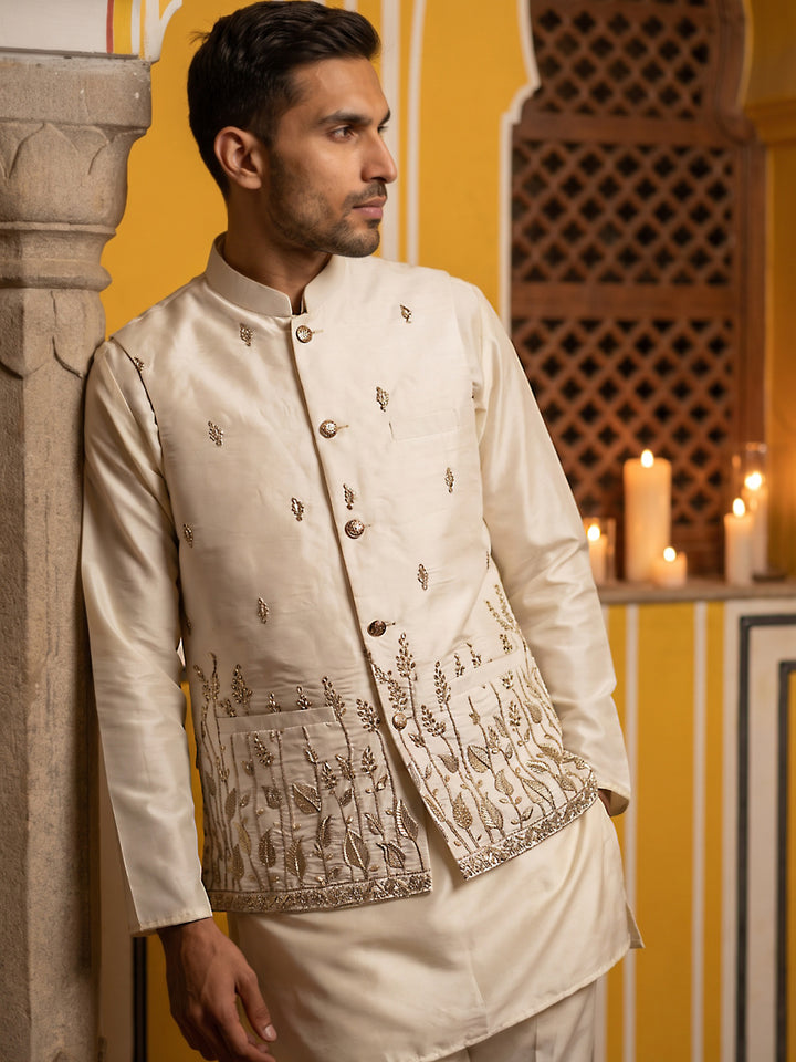 Men Silk Blend Embroidered Nehru Jacket