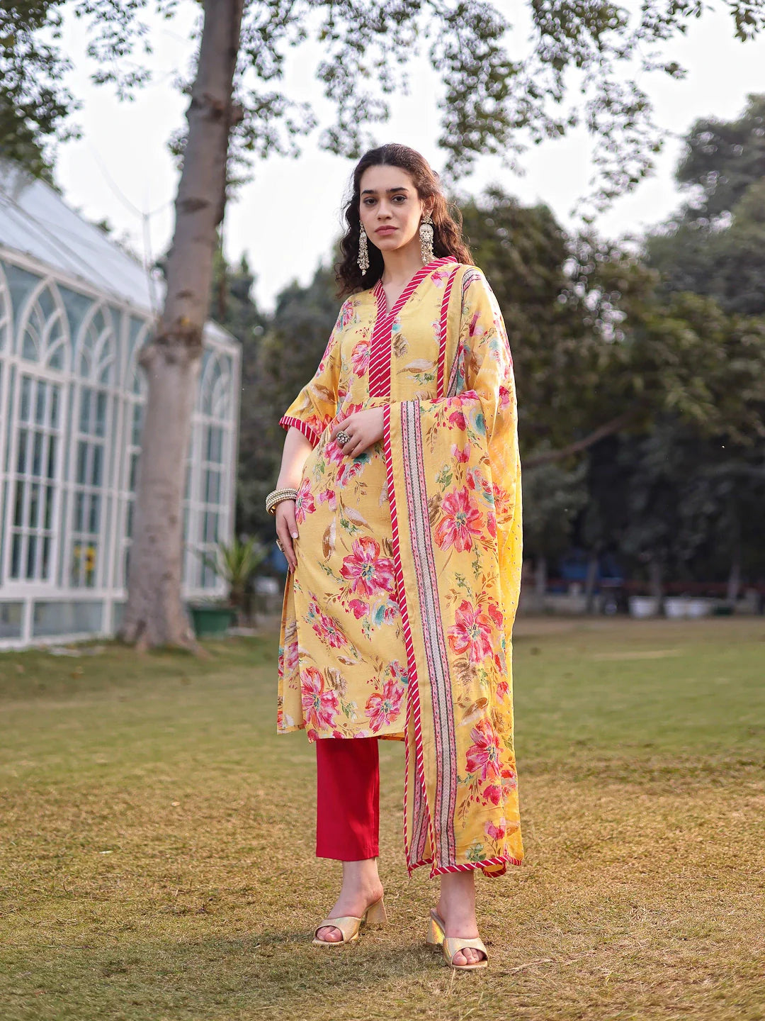 Yellow Floral Print Lensing Straight Kurta Trouser Dupatta Set