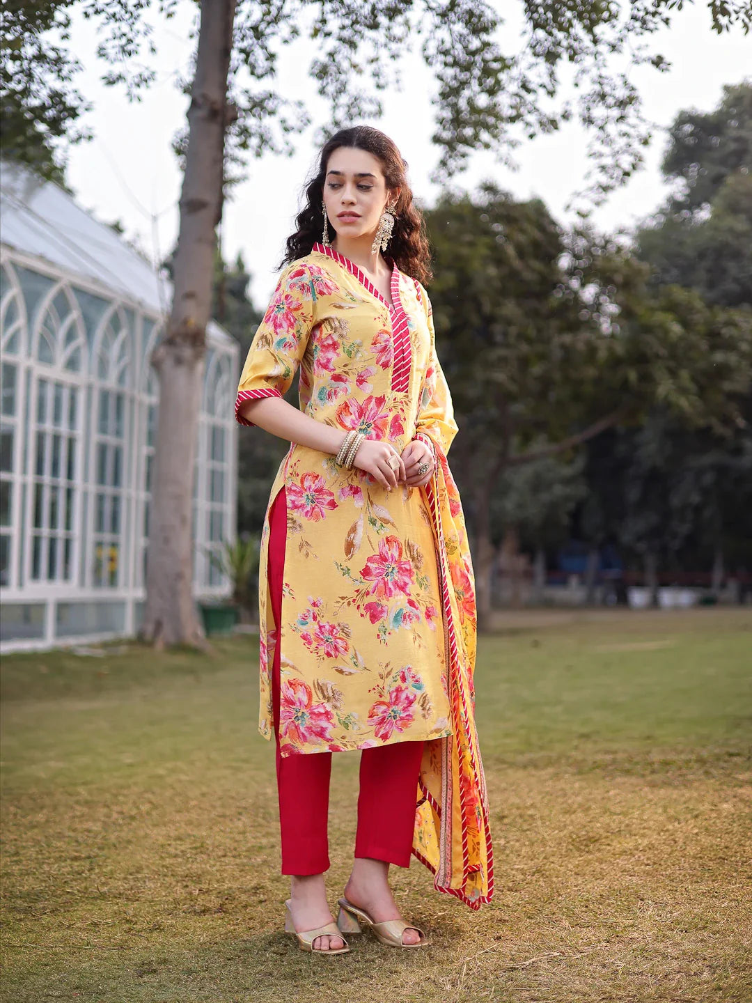 Yellow Floral Print Lensing Straight Kurta Trouser Dupatta Set
