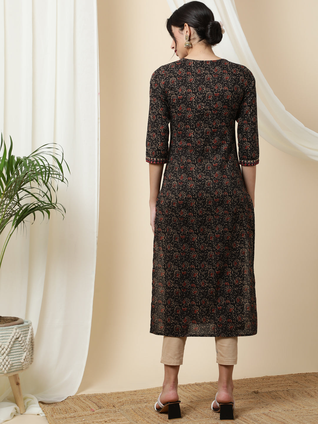 Cotton  Calf Length Printed Straight 3/4 Sleeves Round Kurta