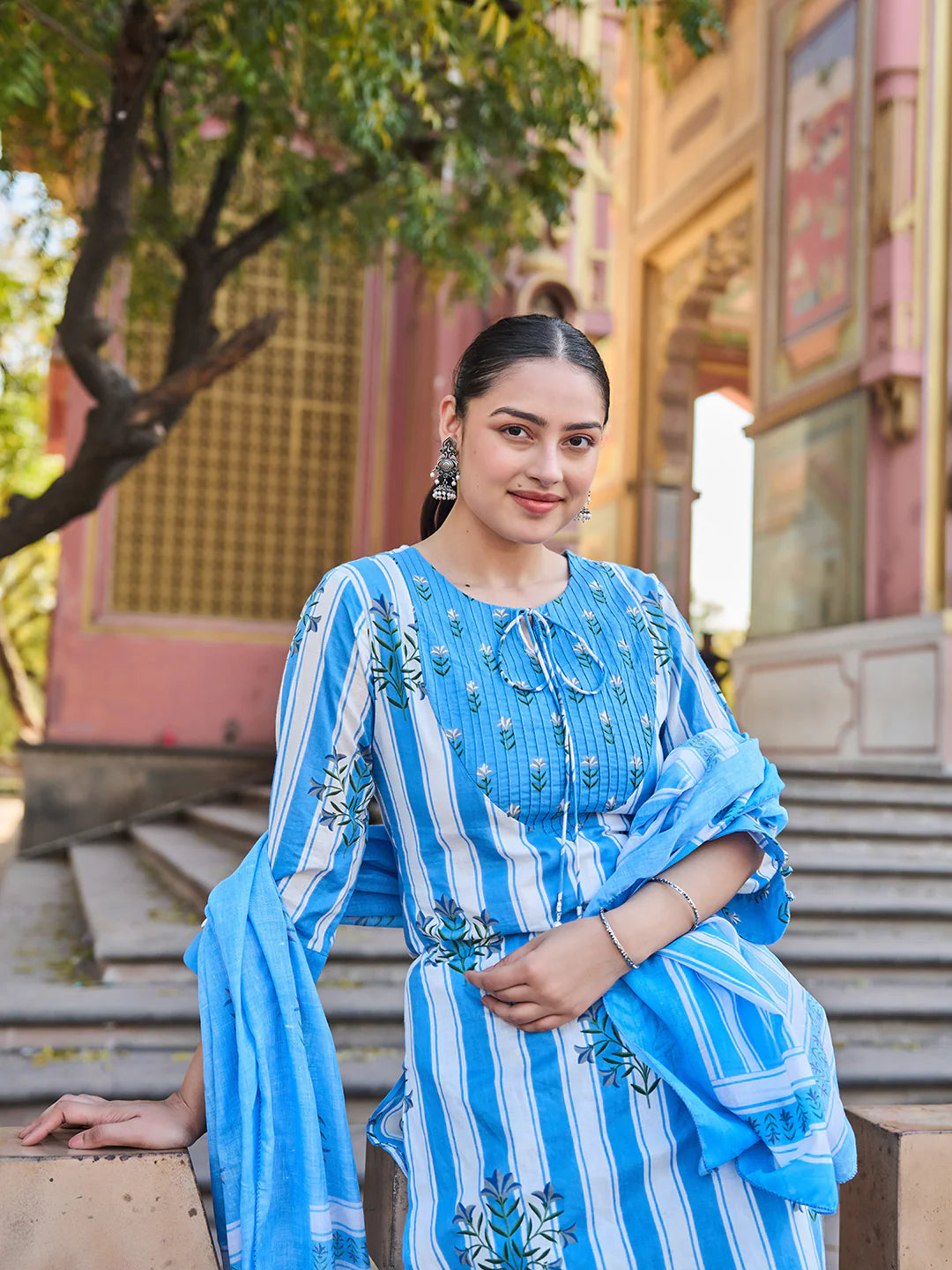 Floral-Printed Yoke With Vertical Pintuck Detailing Kurta Trouser Dupatta Set