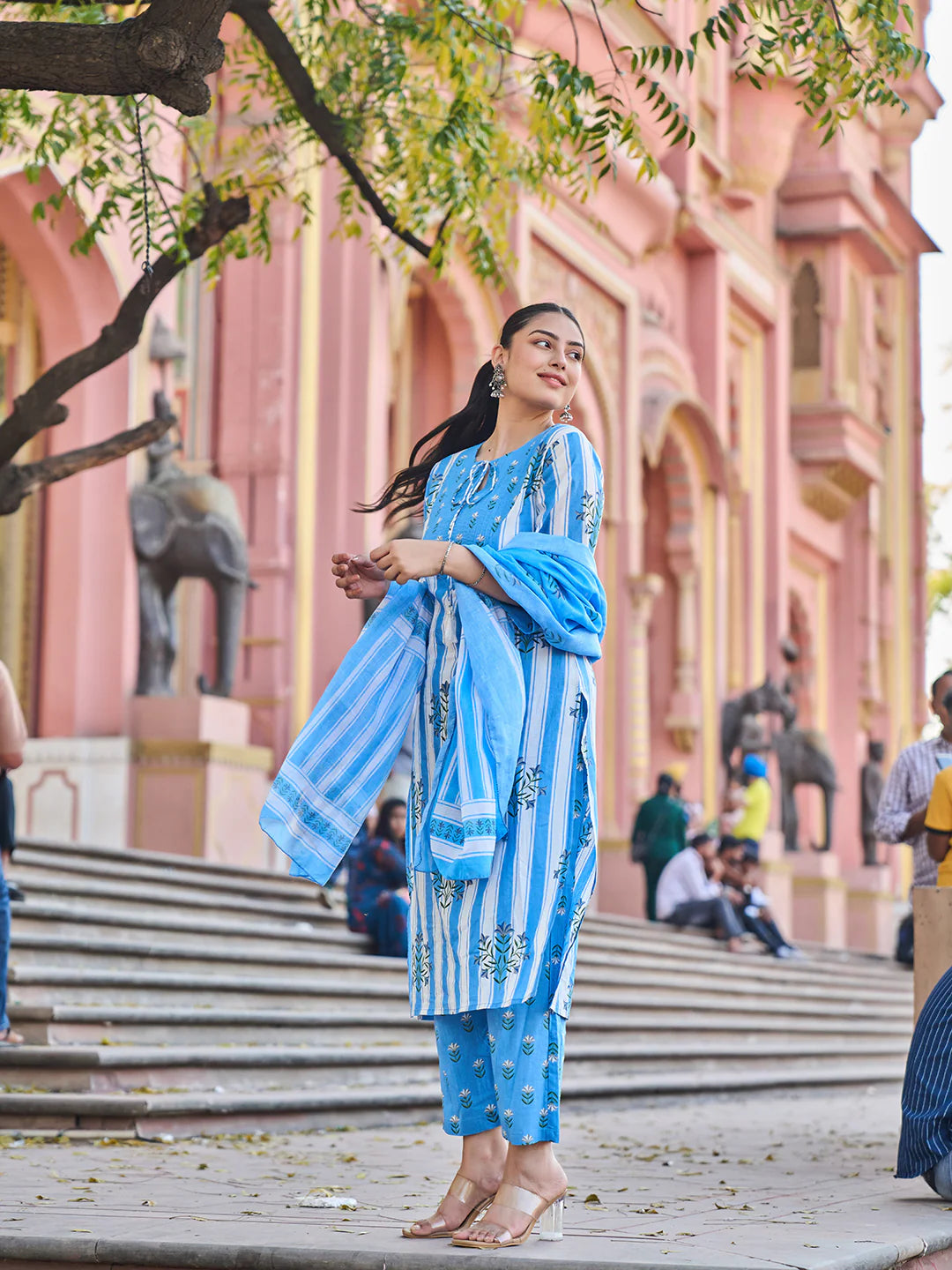 Floral-Printed Yoke With Vertical Pintuck Detailing Kurta Trouser Dupatta Set