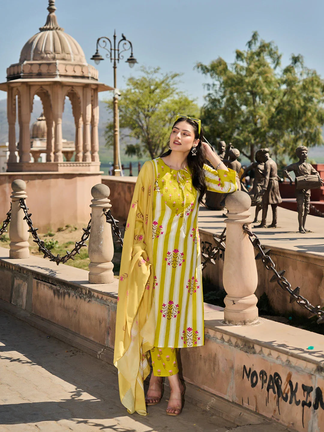 Floral-Printed Yoke With Vertical Pintuck Detailing Kurta Trouser Dupatta Set