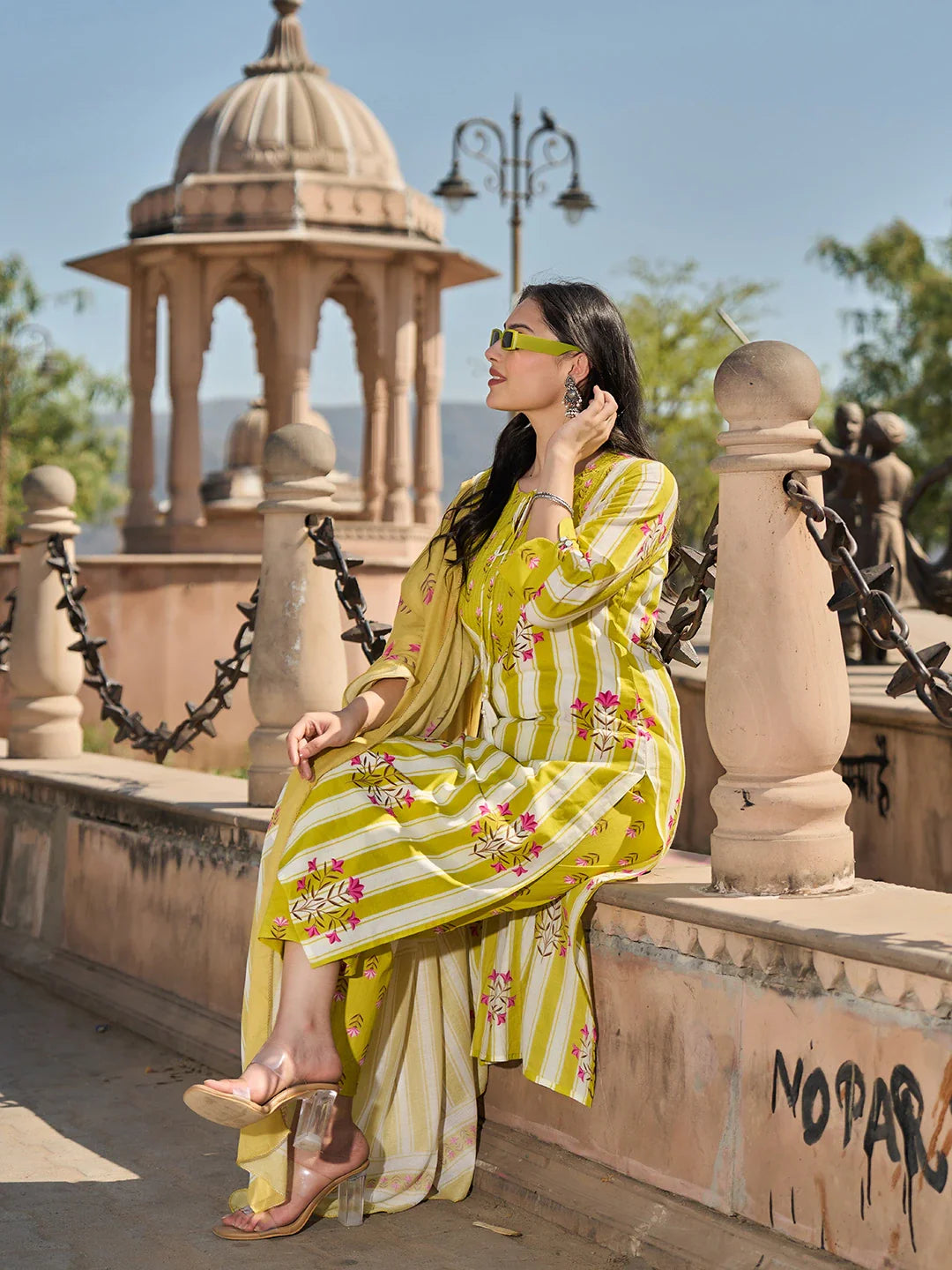 Floral-Printed Yoke With Vertical Pintuck Detailing Kurta Trouser Dupatta Set