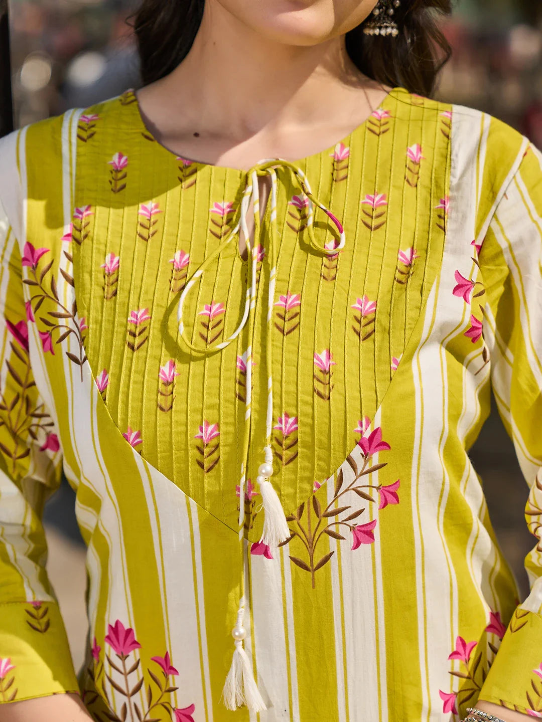 Floral-Printed Yoke With Vertical Pintuck Detailing Kurta Trouser Dupatta Set