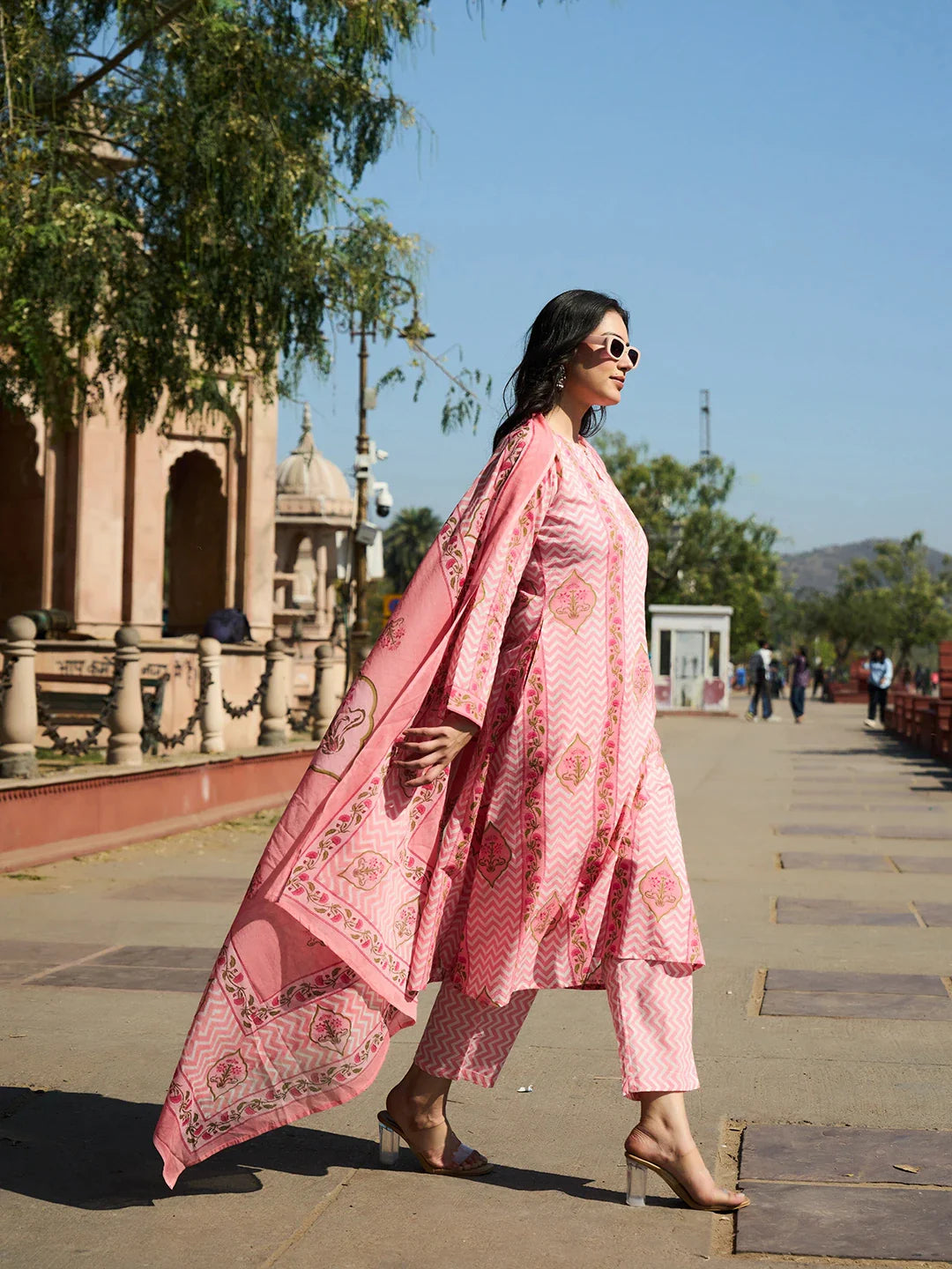 Zig Zag Floral Print A-Line Design This Kurta Trouser Dupatta Set