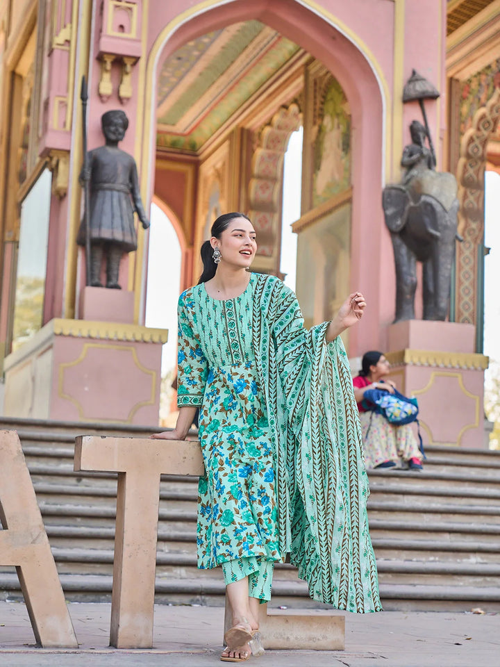 Anarkali Pintuck Detailing Kurta Trouser Dupatta Set