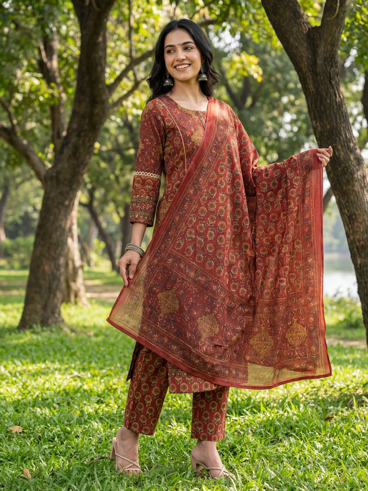 Floral Print Straight Lace Work Piping Design Kurta Trouser Dupatta Set
