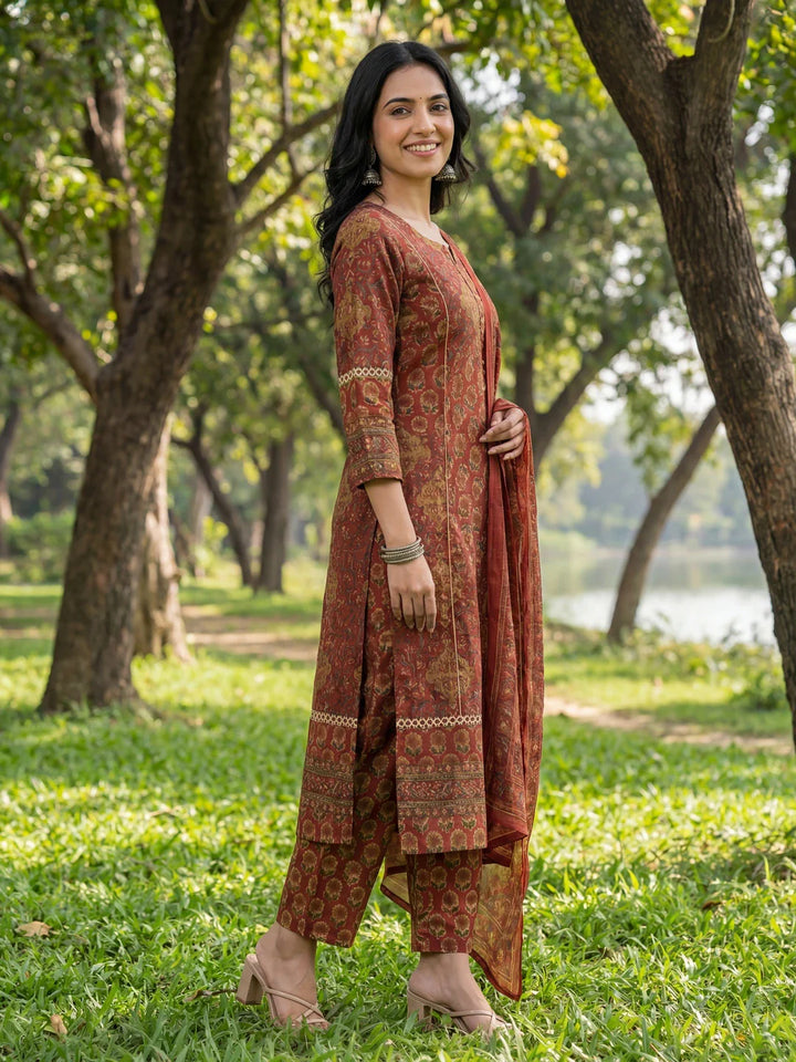 Floral Print Straight Lace Work Piping Design Kurta Trouser Dupatta Set