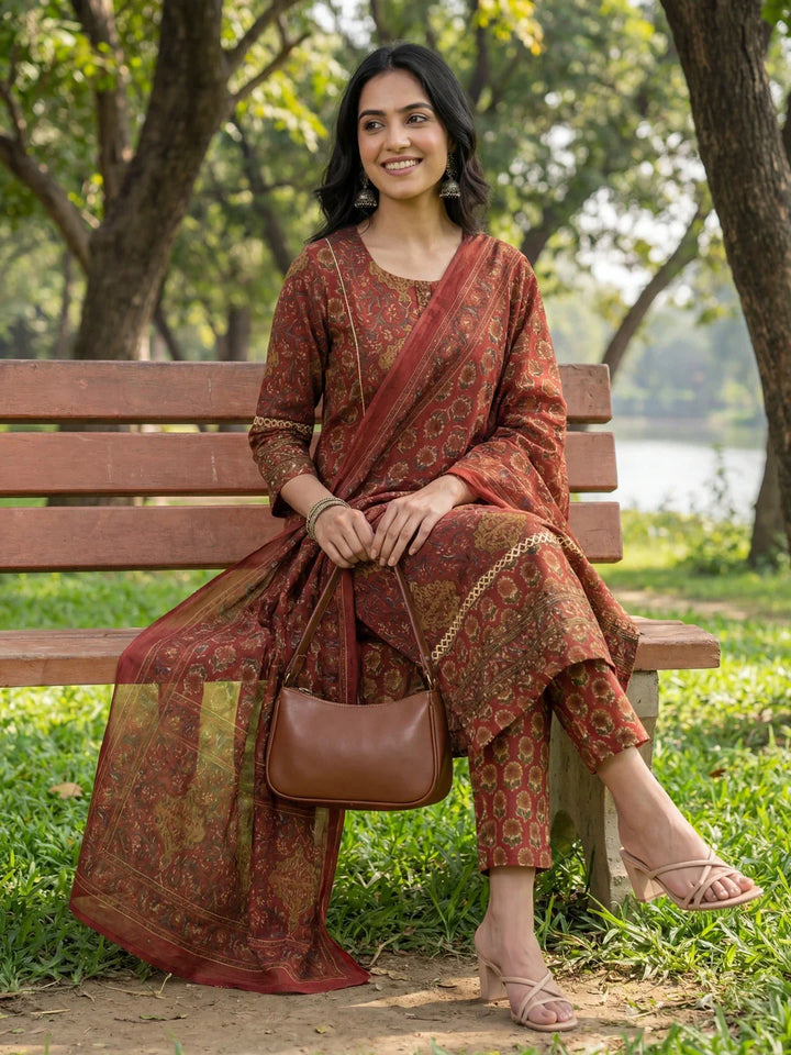Floral Print Straight Lace Work Piping Design Kurta Trouser Dupatta Set
