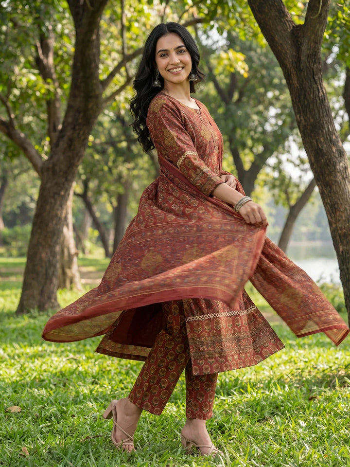 Floral Print Straight Lace Work Piping Design Kurta Trouser Dupatta Set