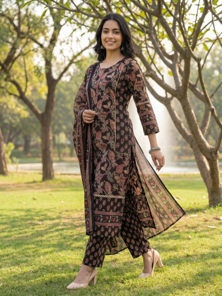 Floral Print Straight Lace Work This Kurta Trouser Dupatta Set