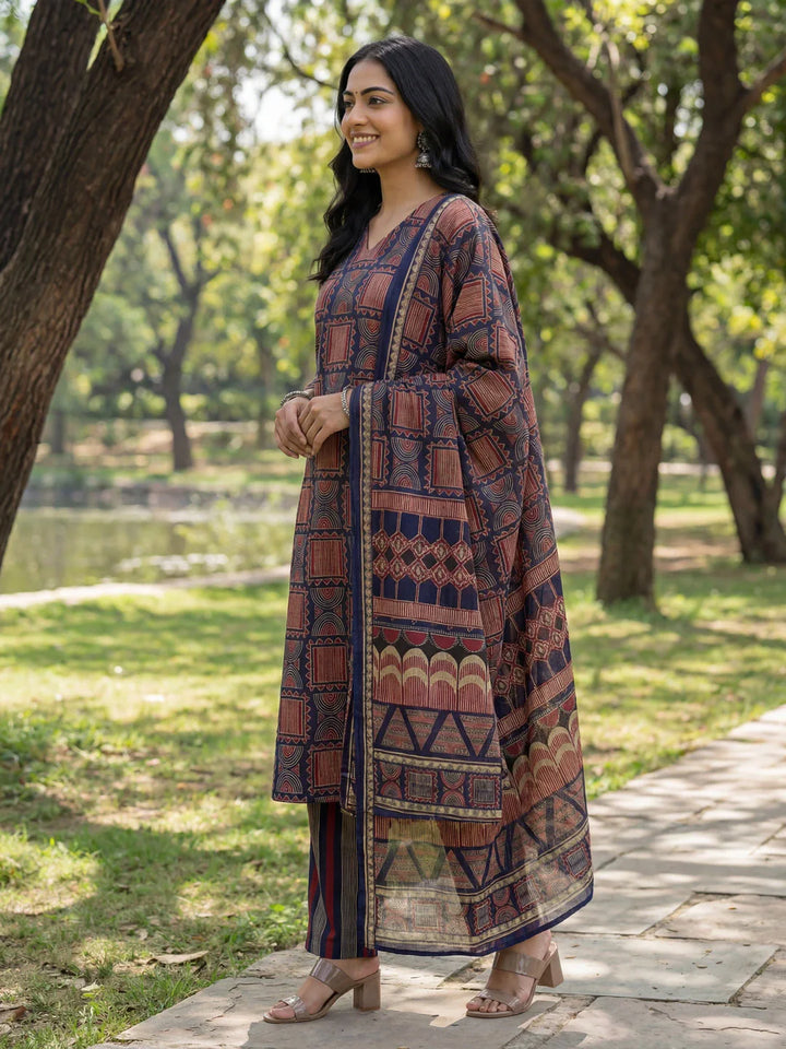 Straight Geometric Print With Kurta Trouser Dupatta Set