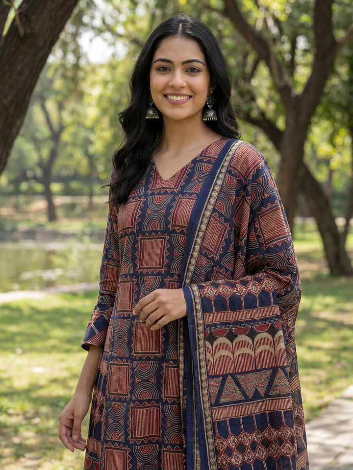 Straight Geometric Print With Kurta Trouser Dupatta Set