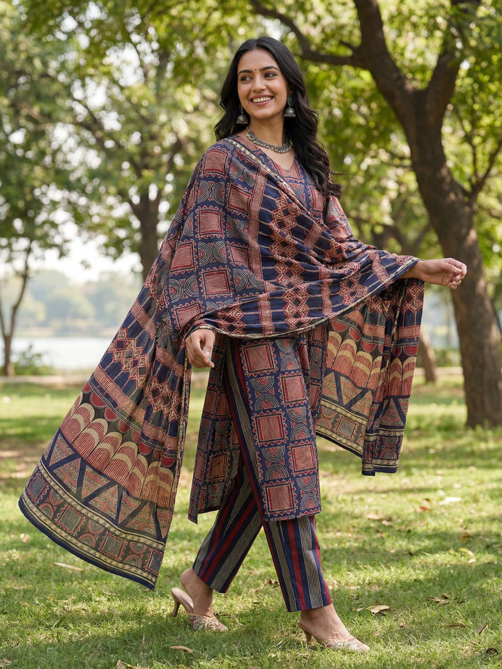 Straight Geometric Print With Kurta Trouser Dupatta Set