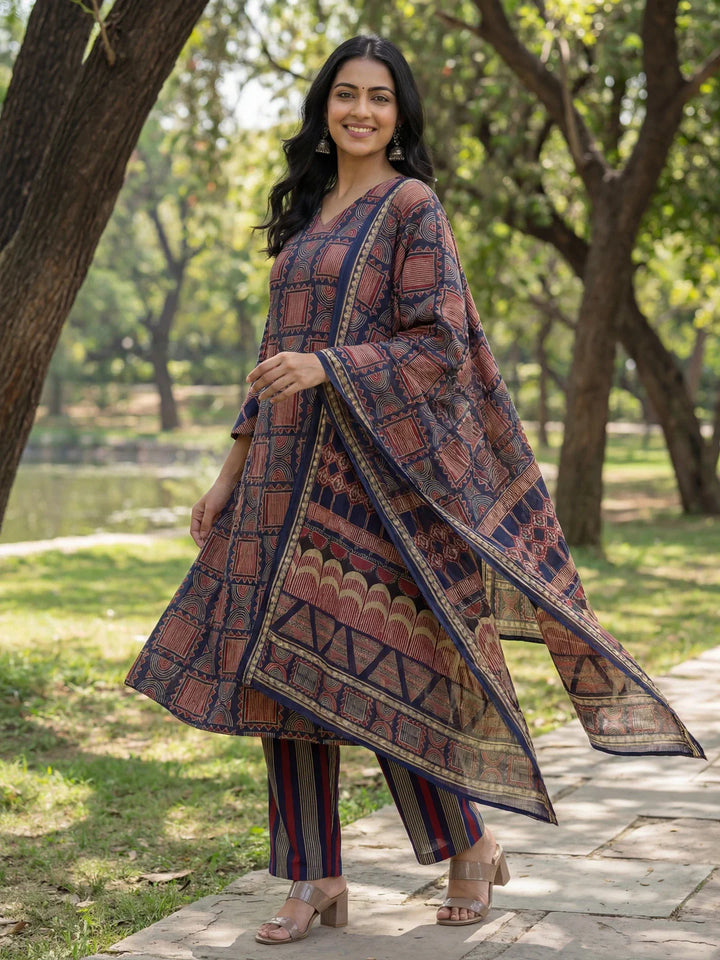 Straight Geometric Print With Kurta Trouser Dupatta Set