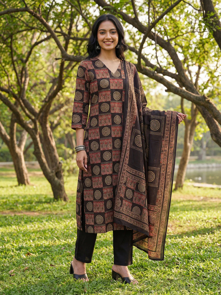 Straight Geometric Print Kurta Trouser Dupatta Set