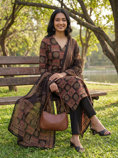 Straight Geometric Print Kurta Trouser Dupatta Set