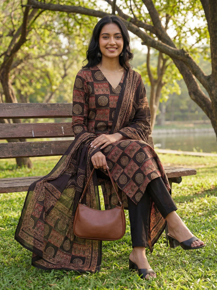 Straight Geometric Print Kurta Trouser Dupatta Set