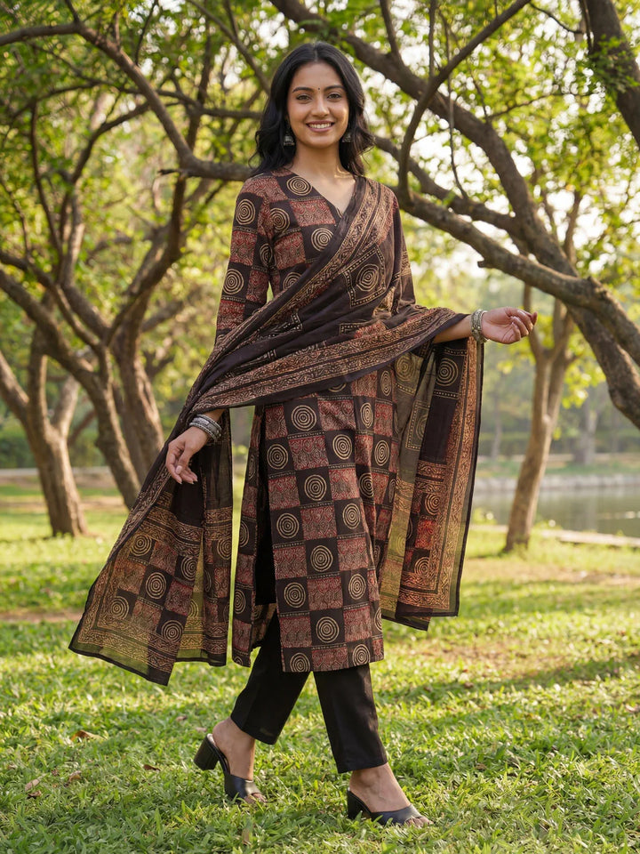 Straight Geometric Print Kurta Trouser Dupatta Set
