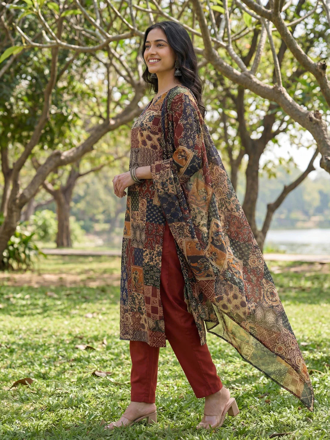 Straight Ethnic Motifs Print Kurta Trouser Dupatta Set