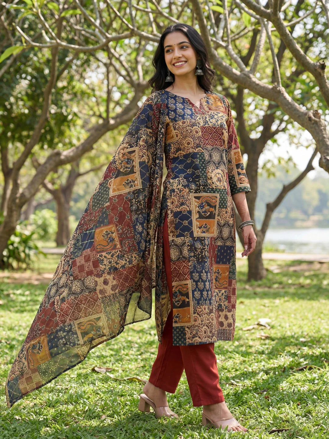 Straight Ethnic Motifs Print Kurta Trouser Dupatta Set