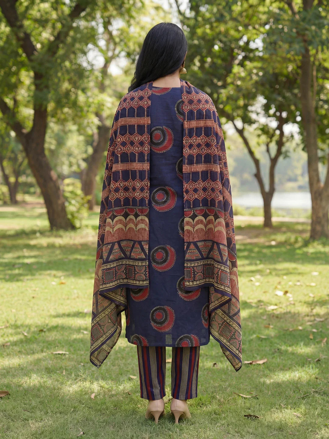 Straight Ethnic Motifs Print Kurta Trouser Dupatta Set