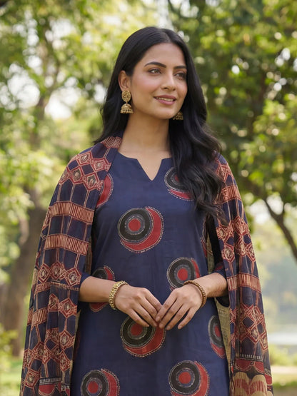 Straight Ethnic Motifs Print Kurta Trouser Dupatta Set