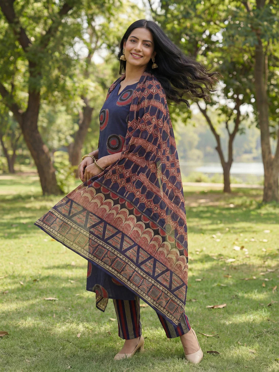 Straight Ethnic Motifs Print Kurta Trouser Dupatta Set