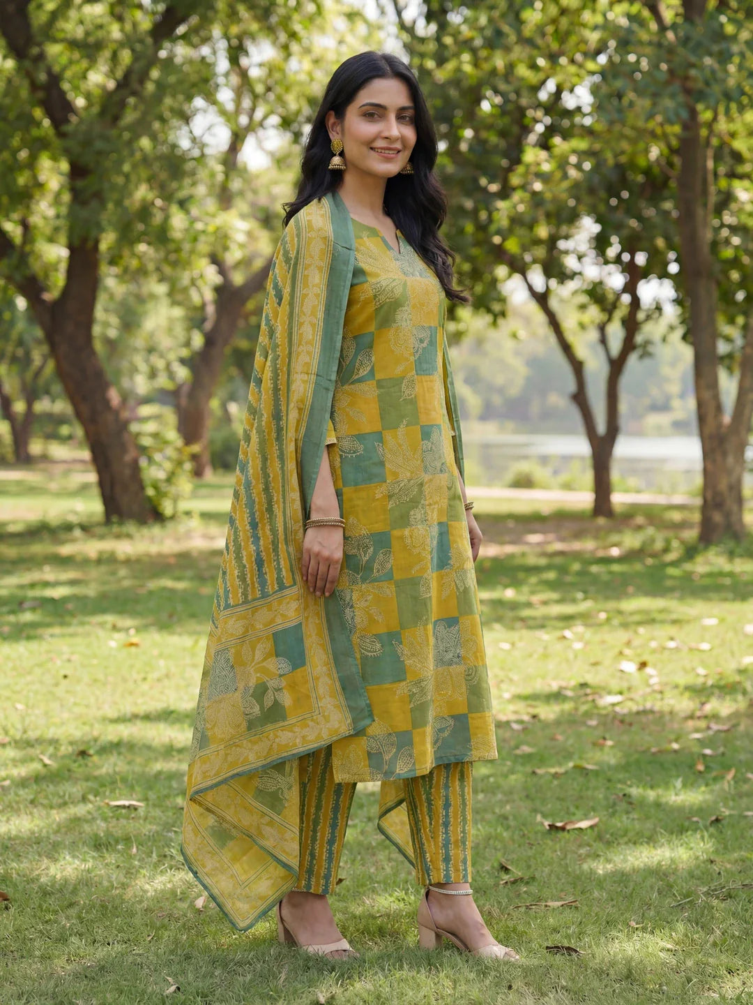 Straight Floral Geometric Print Kurta Trouser Dupatta Set