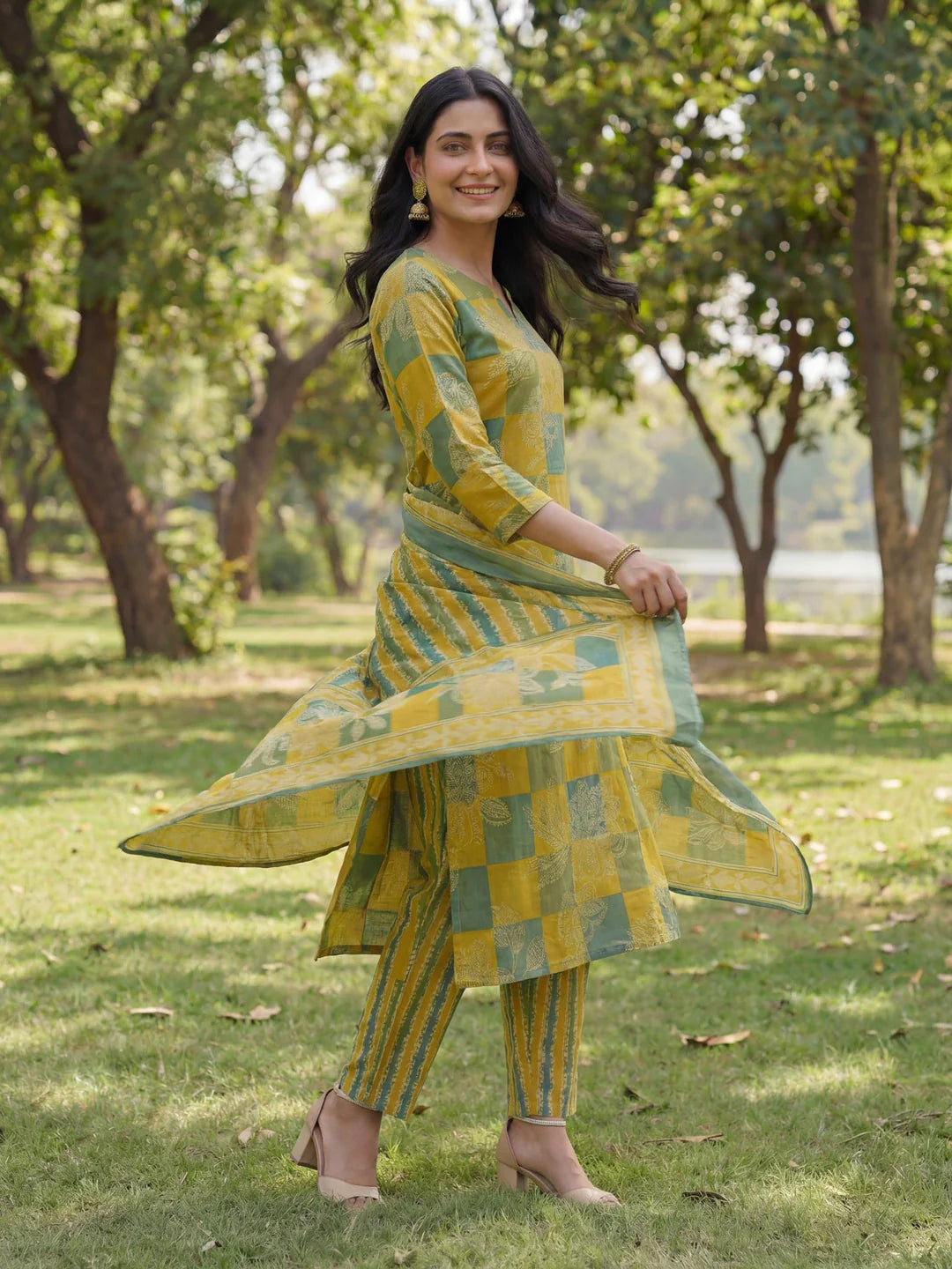 Straight Floral Geometric Print Kurta Trouser Dupatta Set