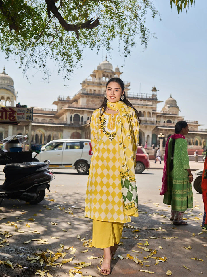 Floral Straight Thared Work Kurta Trouser Dupatta Set