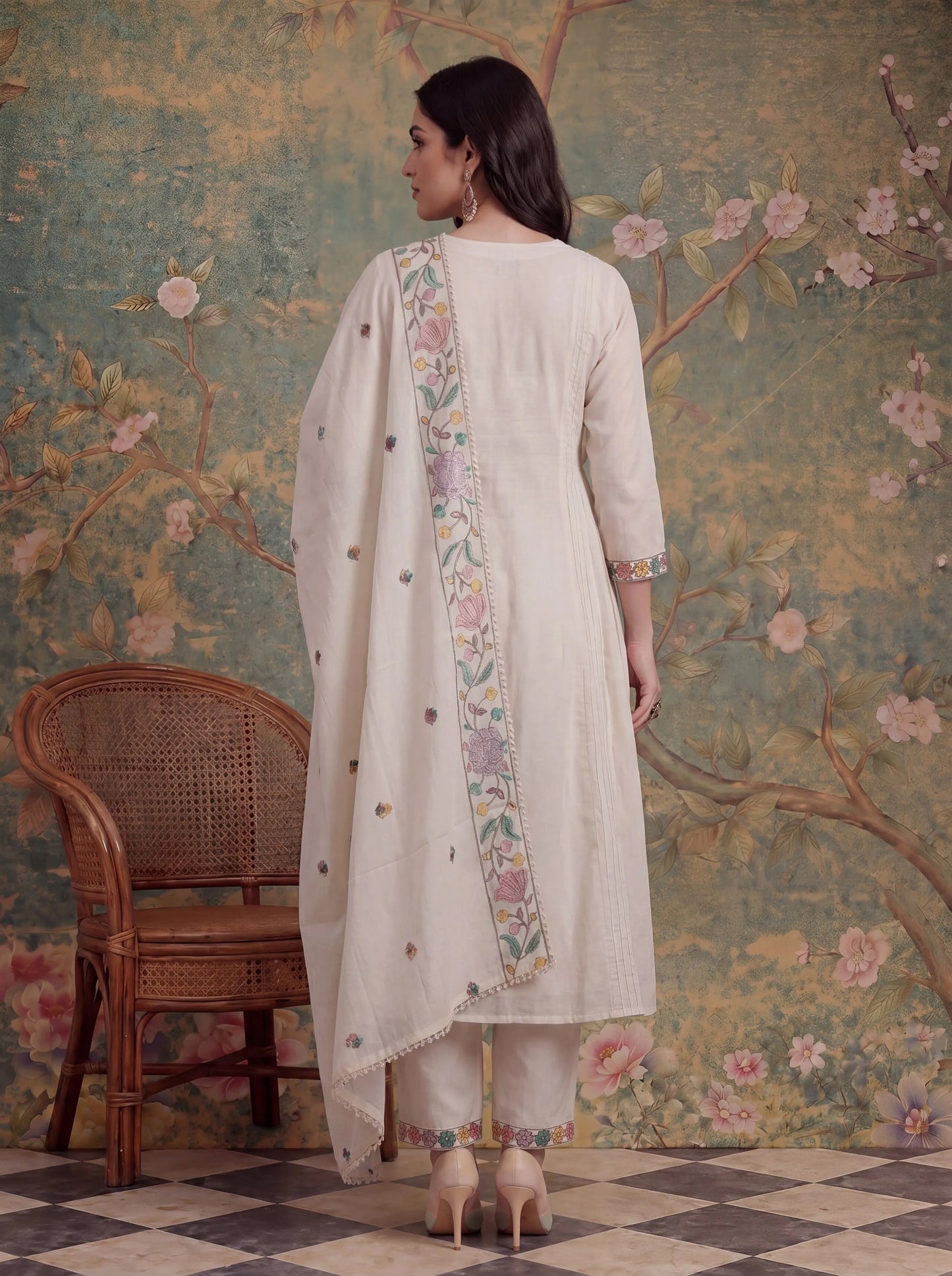 Cotton Embroidered Have A Linin Kurta Pant Dupatta Set