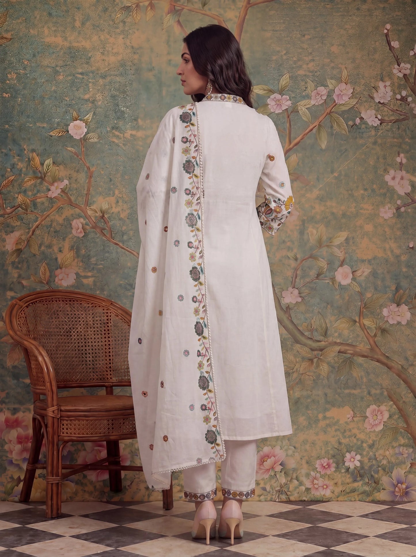 Cotton Thared Work Sequins Work Have A Linin Kurta Pant Dupatta Set